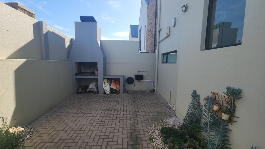 3 Bedroom Property for Sale in Hartenbos Heuwels Western Cape